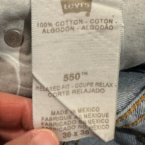 Levi’s 550 100% Cotton Relaxed Fit Medium Wash Jeans in a Mens 36 x 36 - Picture 5 of 9